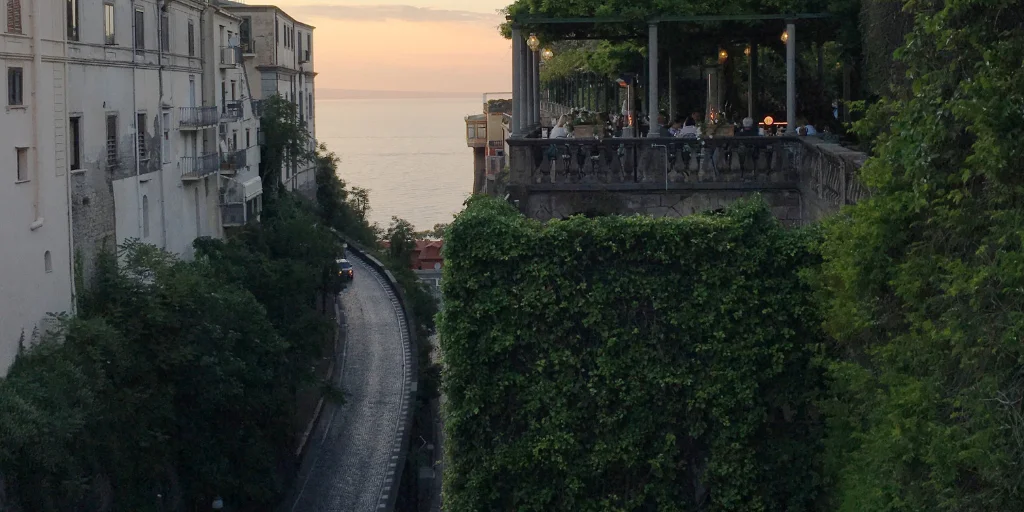 Recorrer Costa Amalfitana por tierra