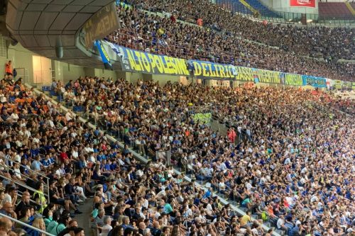 Lee más sobre el artículo Viviendo la pasión italiana por el fútbol en el estadio San Siro de Milán
