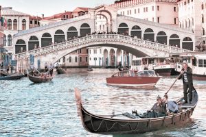 Lee más sobre el artículo Un recorrido por Venecia a través de algunos de sus (imperdibles) puentes