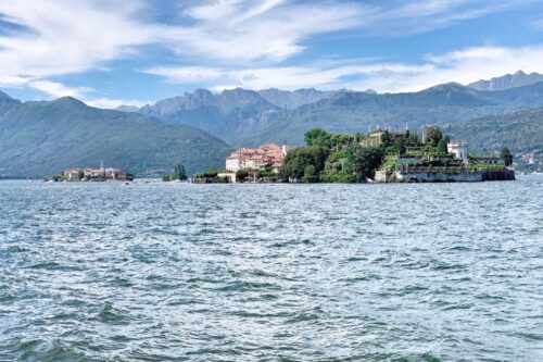 Lee más sobre el artículo Escapadas desde Milán: Descubre 5 lagos que te cautivarán